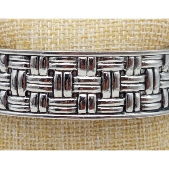 Cute Silver Tone Hinged Bangle Bracelet Textured Woven Look - Picture 2 of 12